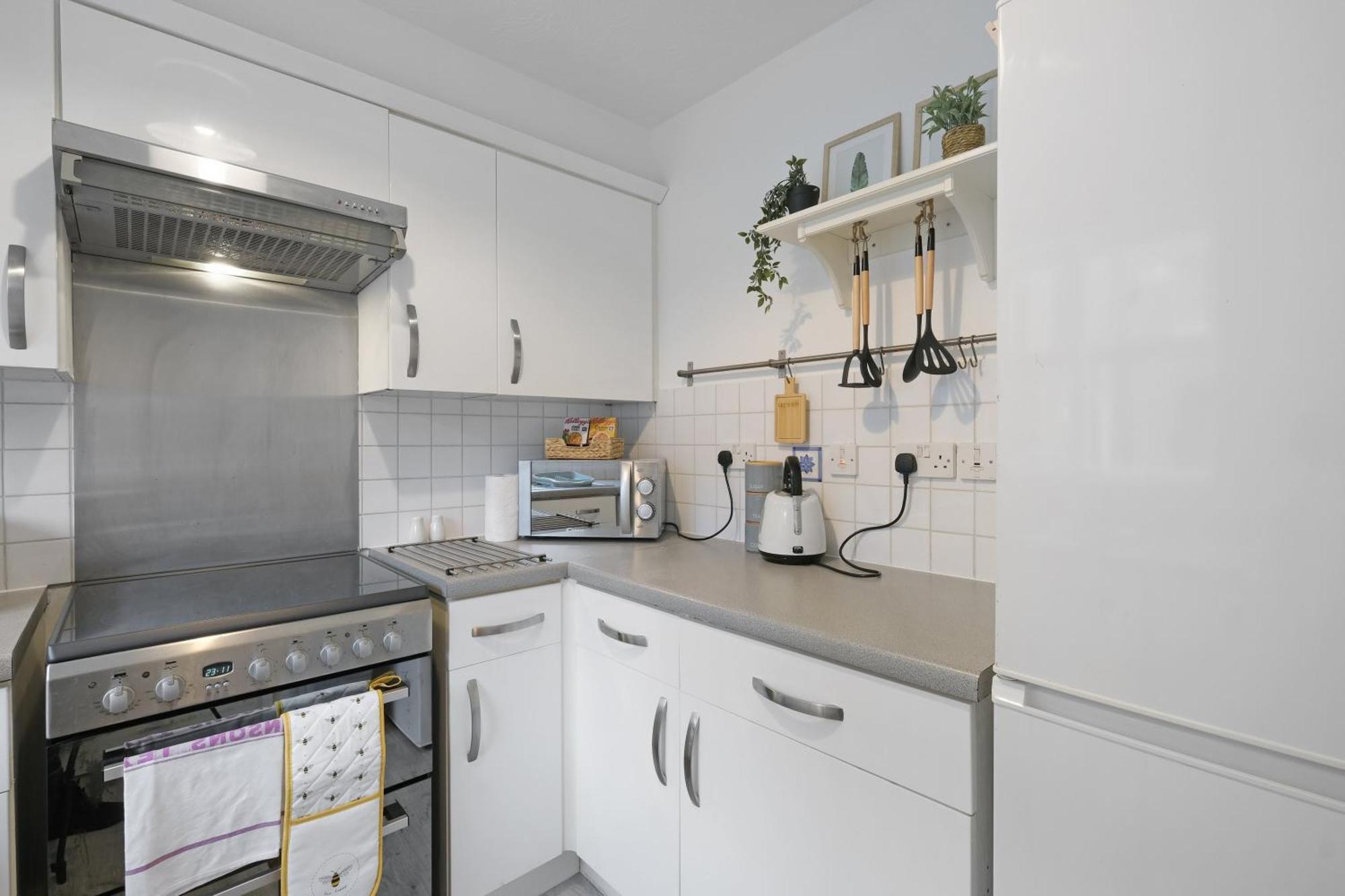 Charming 2-bedroom, 1-bathroom In Transom Square Appartement